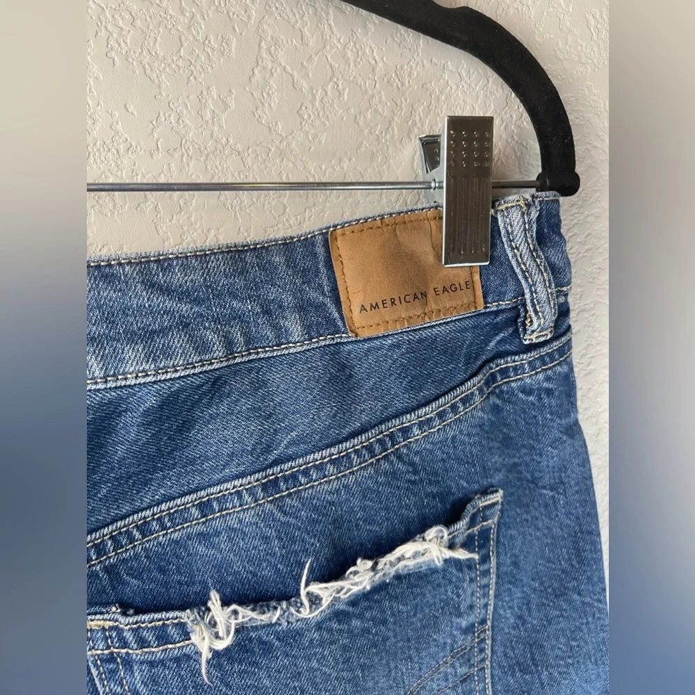 AMERICAN EAGLE RIPPED DENIM SHORTS - Picture 4 of 8